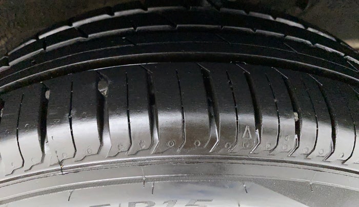 2021 Renault TRIBER 1.0 RXZ, Petrol, Manual, 3,222 km, Left Rear Tyre Tread