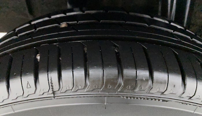 2021 Renault TRIBER 1.0 RXZ, Petrol, Manual, 3,222 km, Right Rear Tyre Tread