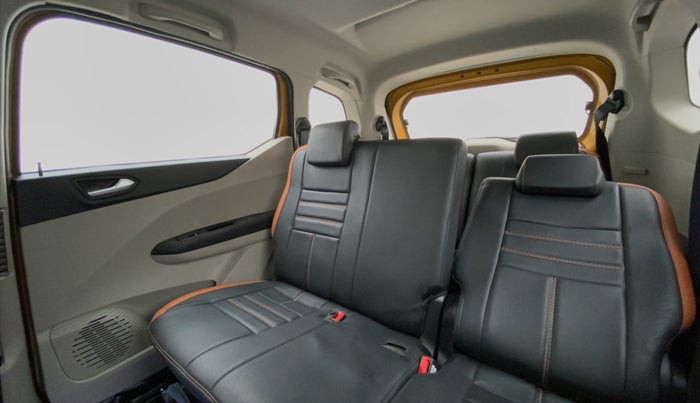 2021 Renault TRIBER 1.0 RXZ, Petrol, Manual, 3,222 km, Reclining Back Row Seats