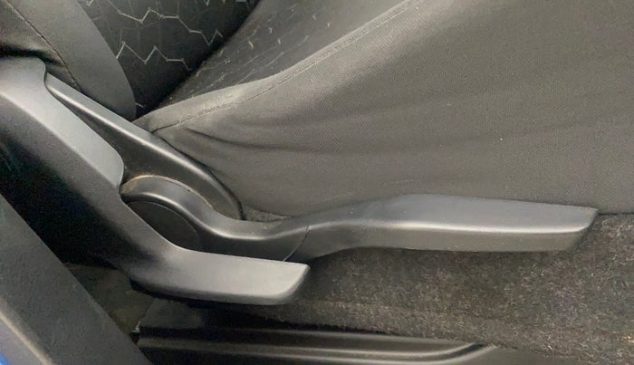 2018 Maruti IGNIS ALPHA 1.2 AMT DUAL TONE, Petrol, Automatic, 75,994 km, Driver Side Adjustment Panel