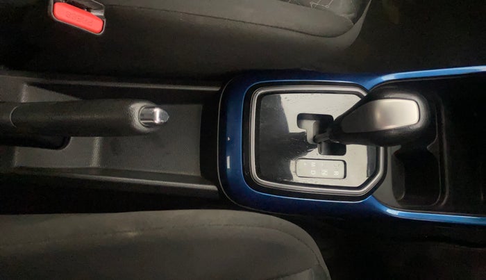 2018 Maruti IGNIS ALPHA 1.2 AMT DUAL TONE, Petrol, Automatic, 75,994 km, Gear Lever