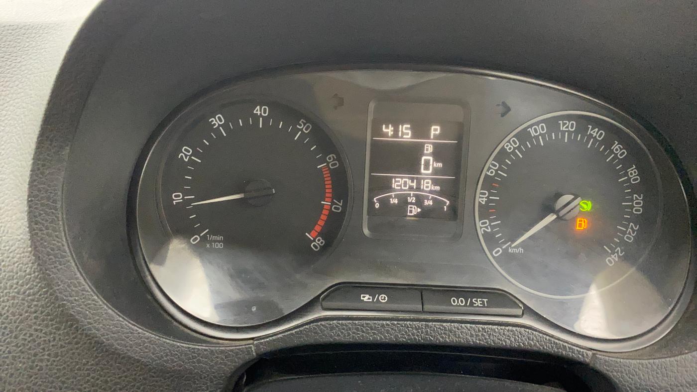 2017 Skoda Rapid AMBITION 1.6 MPI AT, Petrol, Automatic, 1,20,442 km, Odometer Image