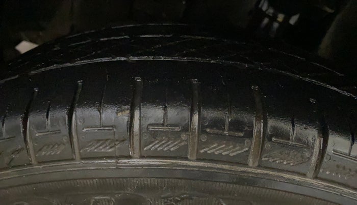 2020 Renault Kwid RXT 1.0 (O), Petrol, Manual, 54,696 km, Left Front Tyre Tread