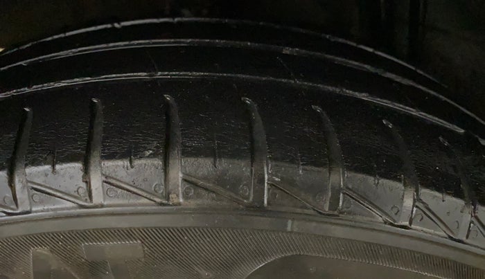 2020 Renault Kwid RXT 1.0 (O), Petrol, Manual, 54,696 km, Right Rear Tyre Tread