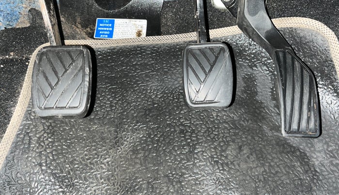 2017 Maruti Swift LXI (O), Petrol, Manual, 52,840 km, Pedals