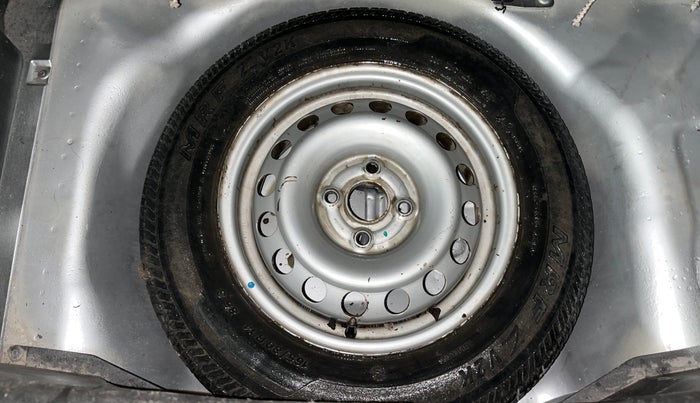 2017 Maruti Swift LXI (O), Petrol, Manual, 52,840 km, Spare Tyre