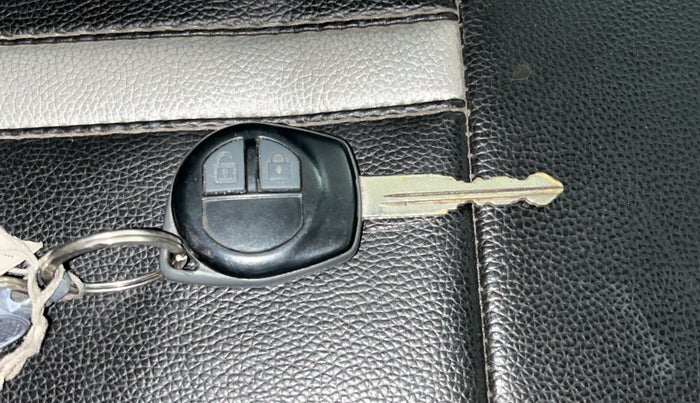 2017 Maruti Swift LXI (O), Petrol, Manual, 52,840 km, Key Close Up