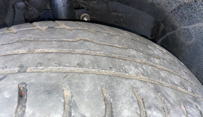 2016 Renault Duster 110 PS RXZ 4X2 AMT DIESEL, Diesel, Automatic, 72,152 km, Right Front Tyre Tread