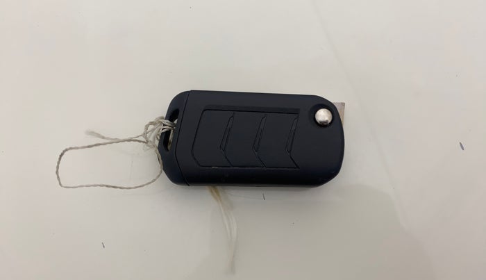 2023 Mahindra Bolero B6, Diesel, Manual, 29,109 km, Key Close Up