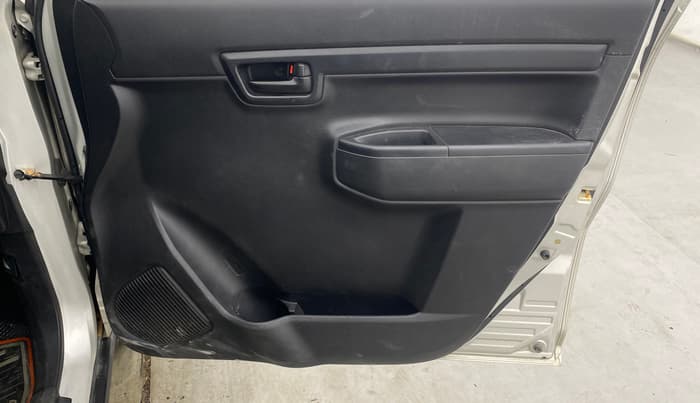 2021 Maruti S PRESSO VXI (O) AMT, Petrol, Automatic, 40,046 km, Driver Side Door Panels Control