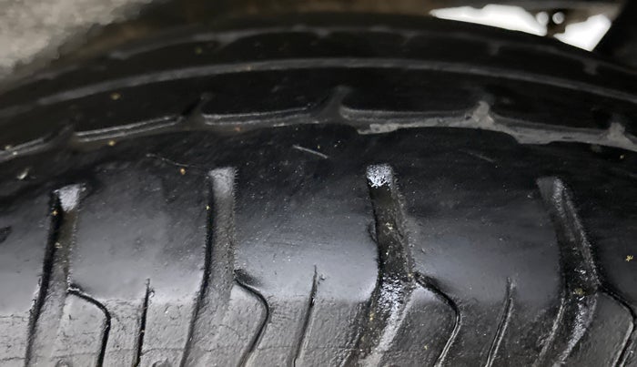 2017 Maruti Wagon R 1.0 LXI CNG, CNG, Manual, 32,972 km, Left Rear Tyre Tread