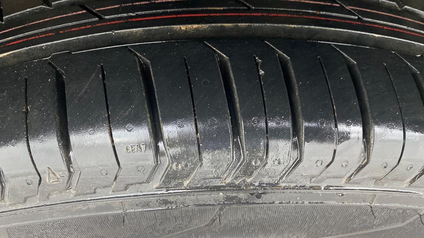 2024 Tata PUNCH ADVENTURE MT, Petrol, Manual, 13,763 km, Left Front Tyre Tread