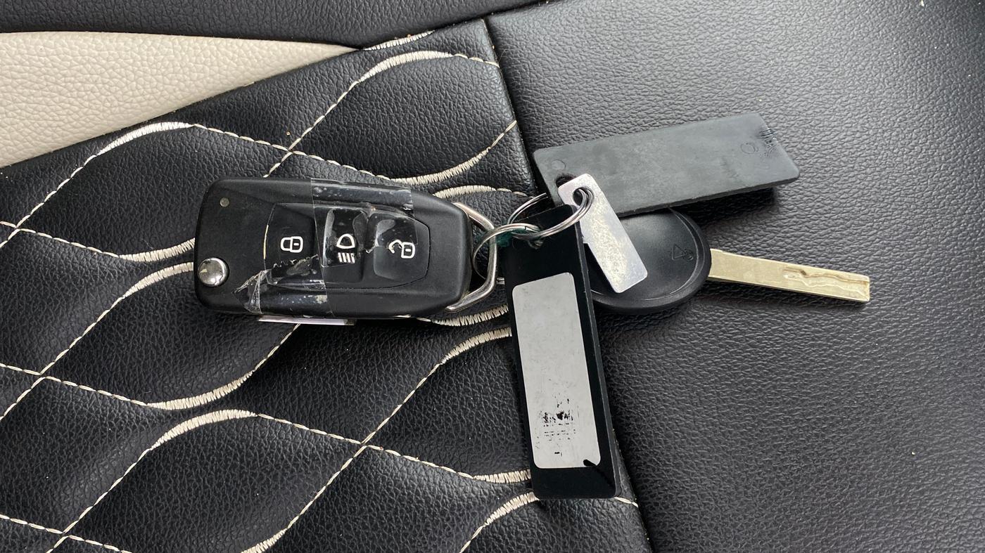 2024 Tata PUNCH ADVENTURE MT, Petrol, Manual, 13,763 km, Key Close Up