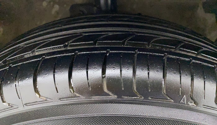 2015 Maruti Celerio VXI AMT, Petrol, Automatic, 46,145 km, Right Front Tyre Tread