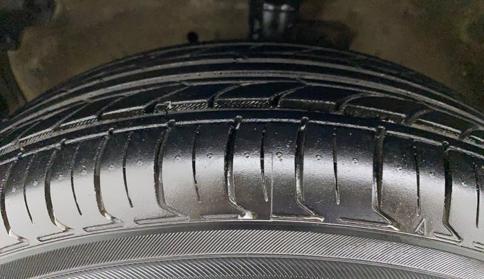 2015 Maruti Celerio VXI AMT, Petrol, Automatic, 46,145 km, Left Front Tyre Tread