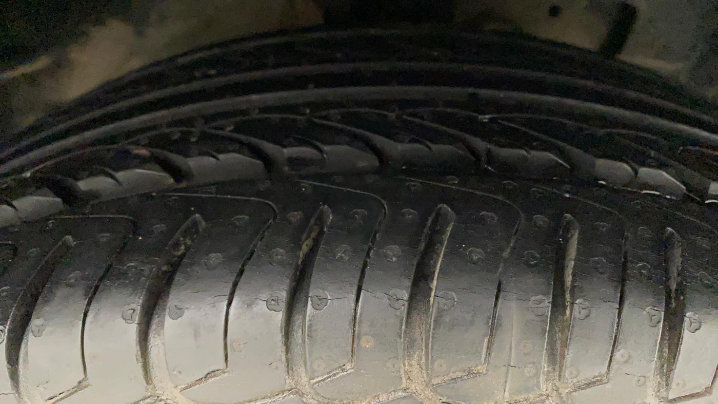 2018 Ford Ecosport TITANIUM 1.5L PETROL, Petrol, Manual, 99,535 km, Right Front Tyre Tread