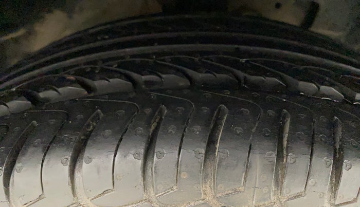 2018 Ford Ecosport TITANIUM 1.5L PETROL, Petrol, Manual, 99,535 km, Right Front Tyre Tread