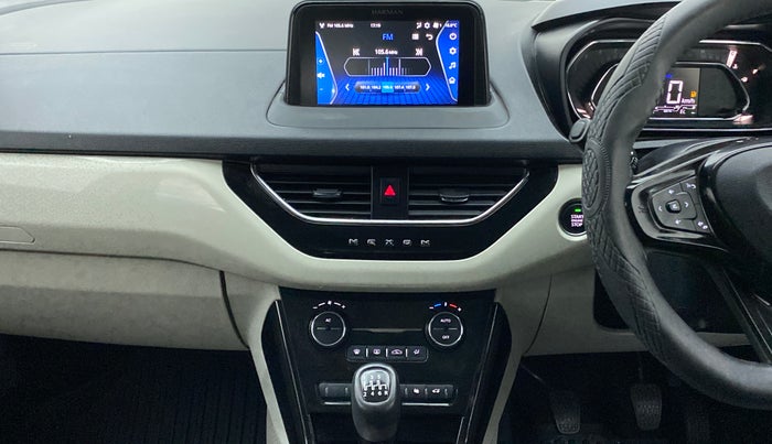 2022 Tata NEXON XZ+ 1.2 DUAL TONE, Petrol, Manual, 11,223 km, Air Conditioner