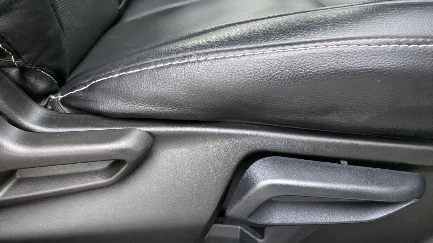 2022 Tata NEXON XZ+ 1.2 DUAL TONE, Petrol, Manual, 11,223 km, Driver Side Adjustment Panel