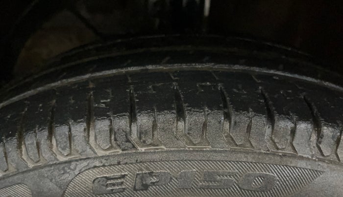 2018 Maruti Dzire VXI, Petrol, Manual, 39,120 km, Left Front Tyre Tread