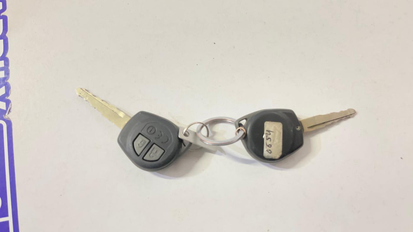 2018 Maruti Dzire VXI, Petrol, Manual, 39,181 km, Key Close Up