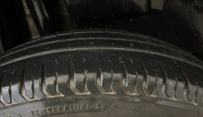2018 Maruti Dzire VXI, Petrol, Manual, 39,120 km, Right Rear Tyre Tread
