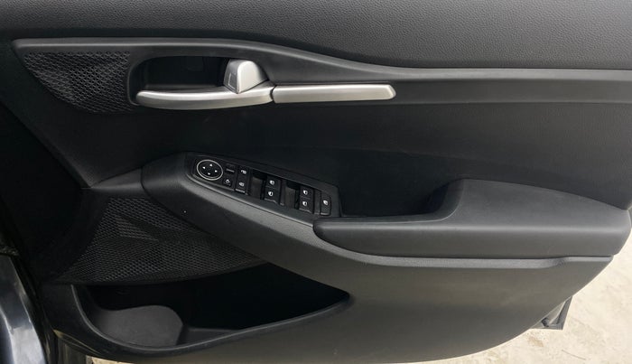 2019 KIA SELTOS HTK PLUS 1.5, Petrol, Manual, 86,637 km, Driver Side Door Panels Control