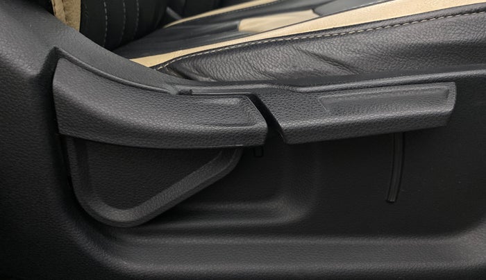 2019 KIA SELTOS HTK PLUS 1.5, Petrol, Manual, 86,637 km, Driver Side Adjustment Panel