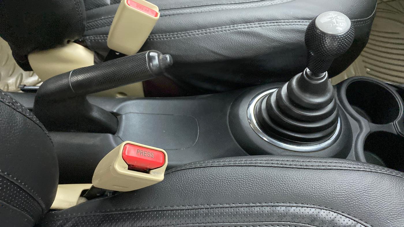 2012 Honda Brio S MT, Petrol, Manual, 1,08,907 km, Gear Lever