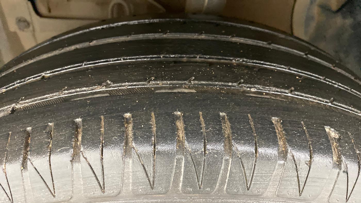 2018 Maruti Vitara Brezza ZDI AMT, Diesel, Automatic, 50,829 km, Left Front Tyre Tread