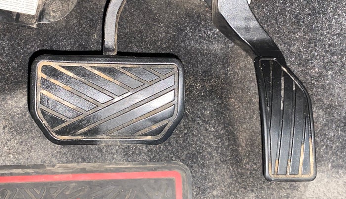 2018 Maruti Vitara Brezza ZDI AMT, Diesel, Automatic, 50,829 km, Pedals