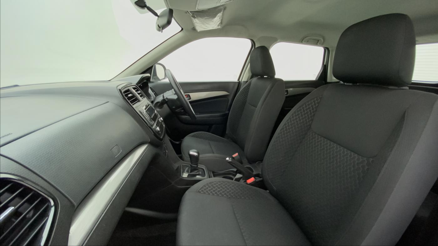 2018 Maruti Vitara Brezza ZDI AMT, Diesel, Automatic, 50,829 km, Right Side Front Door Cabin