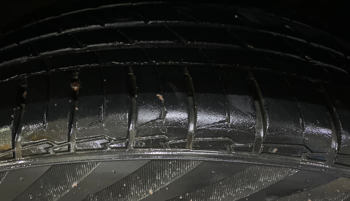 2016 Hyundai Creta SX PLUS AT 1.6 DIESEL, Diesel, Automatic, 53,017 km, Right Front Tyre Tread