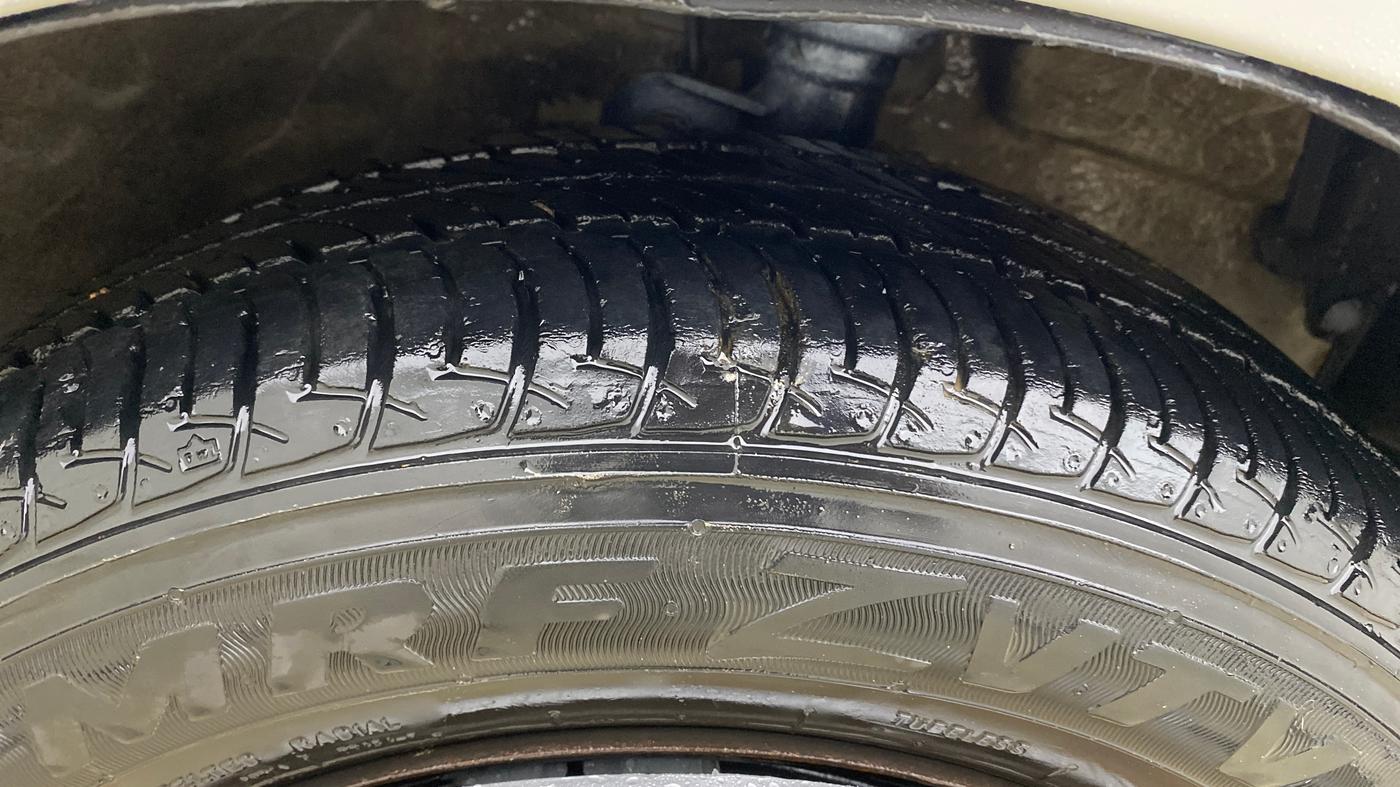 2018 Maruti Celerio ZXI AMT (O), CNG, Automatic, 60,917 km, Right Front Tyre Tread