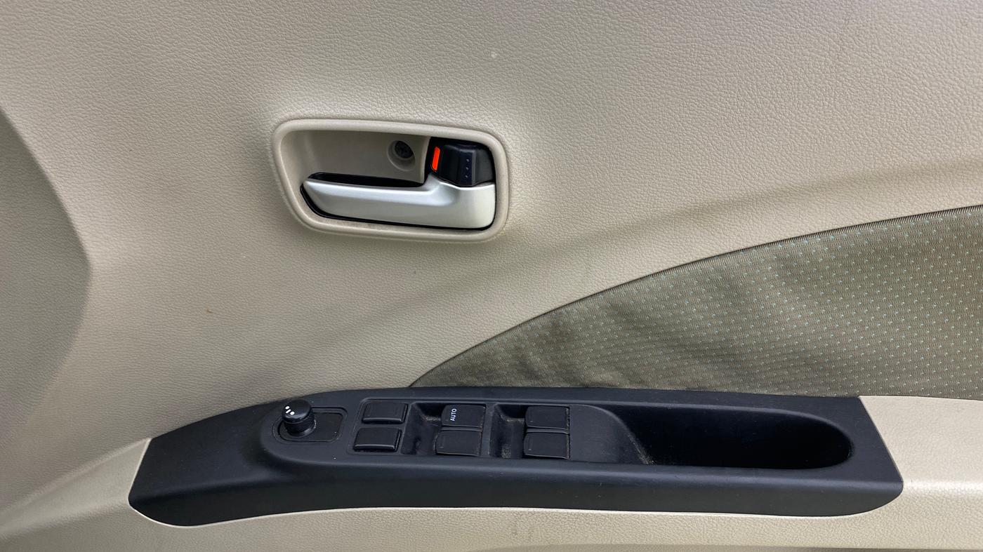 2018 Maruti Celerio ZXI AMT (O), CNG, Automatic, 60,917 km, Driver Side Door Panels Control