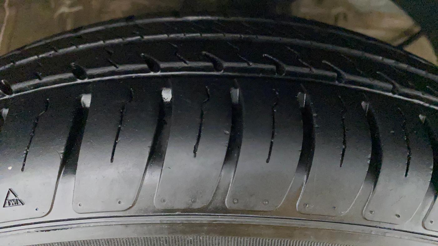 2020 Maruti Swift VXI D, Petrol, Manual, Right Rear Tyre Tread