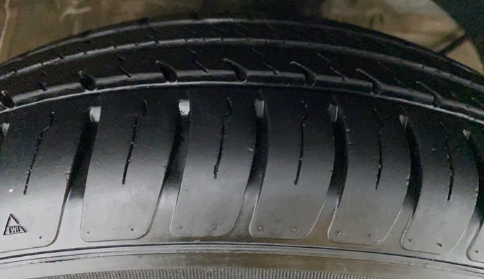 2020 Maruti Swift VXI D, Petrol, Manual, Right Rear Tyre Tread