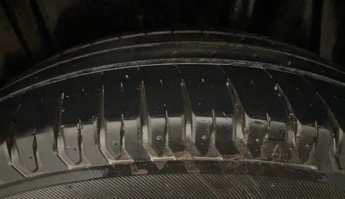 2019 Maruti Ertiga ZXI+ SHVS, Petrol, Manual, 67,274 km, Left Rear Tyre Tread