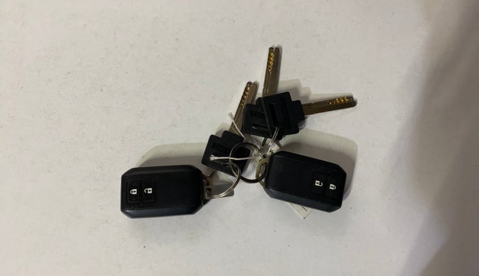 2019 Maruti Ertiga ZXI+ SHVS, Petrol, Manual, 67,274 km, Key Close Up