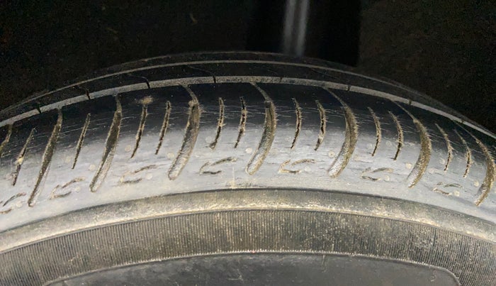 2022 Maruti Baleno DELTA PETROL 1.2, Petrol, Manual, 28,298 km, Left Rear Tyre Tread