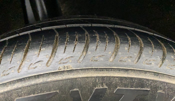 2022 Maruti Baleno DELTA PETROL 1.2, Petrol, Manual, 28,298 km, Right Rear Tyre Tread