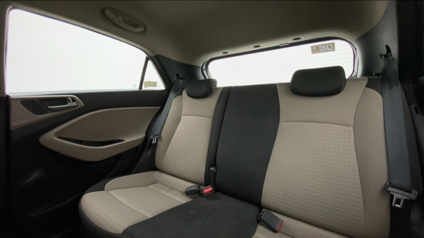 2016 Hyundai Elite i20 ASTA 1.2 (O), Petrol, Manual, 66,881 km, Right Side Rear Door Cabin