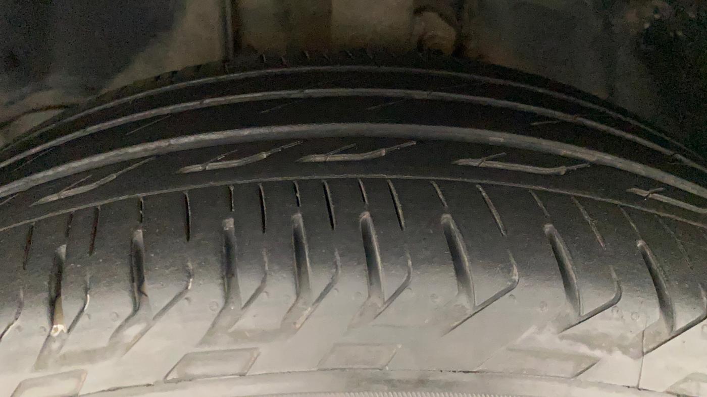 2019 Toyota Corolla Altis G PETROL, Petrol, Manual, 53,538 km, Left Front Tyre Tread