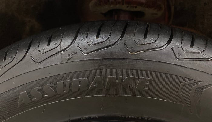 2019 Volkswagen Polo TRENDLINE 1.0L, Petrol, Manual, 74,948 km, Left Front Tyre Tread