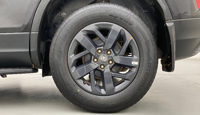 2021 Tata Harrier XZ+ DARK EDITION, Diesel, Manual, 28,918 km, Left Rear Wheel