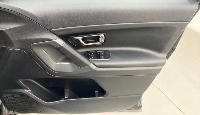 2021 Tata Harrier XZ+ DARK EDITION, Diesel, Manual, 28,918 km, Driver Side Door Panels Control