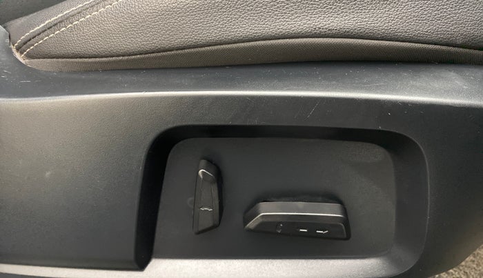 2021 Tata Harrier XZ+ DARK EDITION, Diesel, Manual, 28,918 km, Driver Side Adjustment Panel