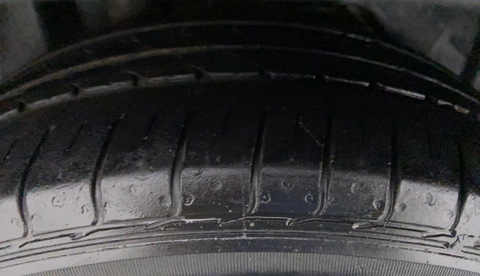 2018 Ford FREESTYLE TITANIUM + 1.2 TI-VCT, Petrol, Manual, 46,629 km, Right Front Tyre Tread