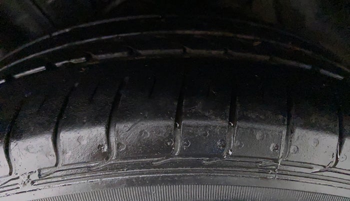 2018 Ford FREESTYLE TITANIUM + 1.2 TI-VCT, Petrol, Manual, 46,629 km, Left Front Tyre Tread