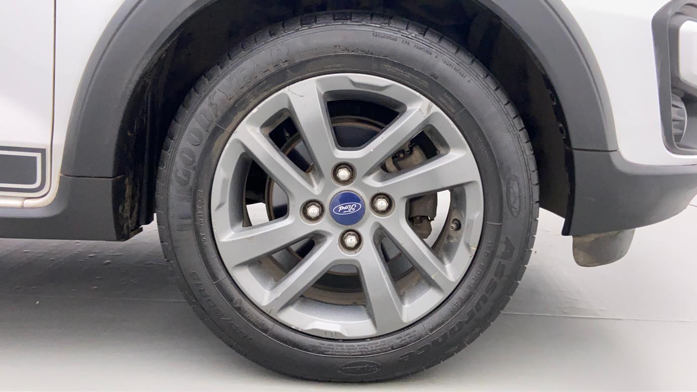 2018 Ford FREESTYLE TITANIUM + 1.2 TI-VCT, Petrol, Manual, 46,629 km, Right Front Wheel